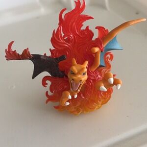 POKÉMON 2016 Officially Licensed Charizard Collectible Mini Figure